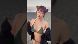 ダンス　乳揺れ