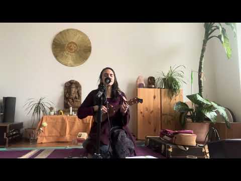 Renee Sunbird - Om mani padme hum (from the album Namo Amitabha)