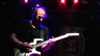 Adrian Belew Power Trio - Beat Box Guitar