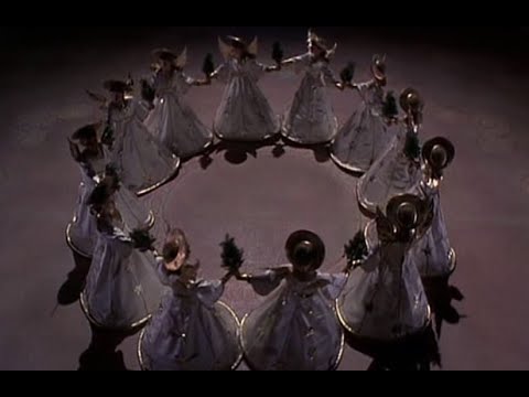 " The Angels " in George Balanchine´s " The Nutcracker"