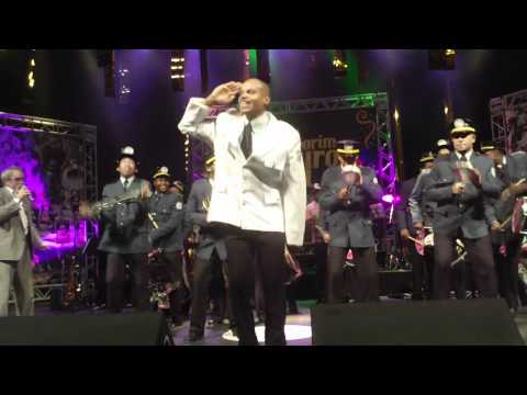 Apresentação na entrega do Tamborim de Ouro 17-03-2011.MOV