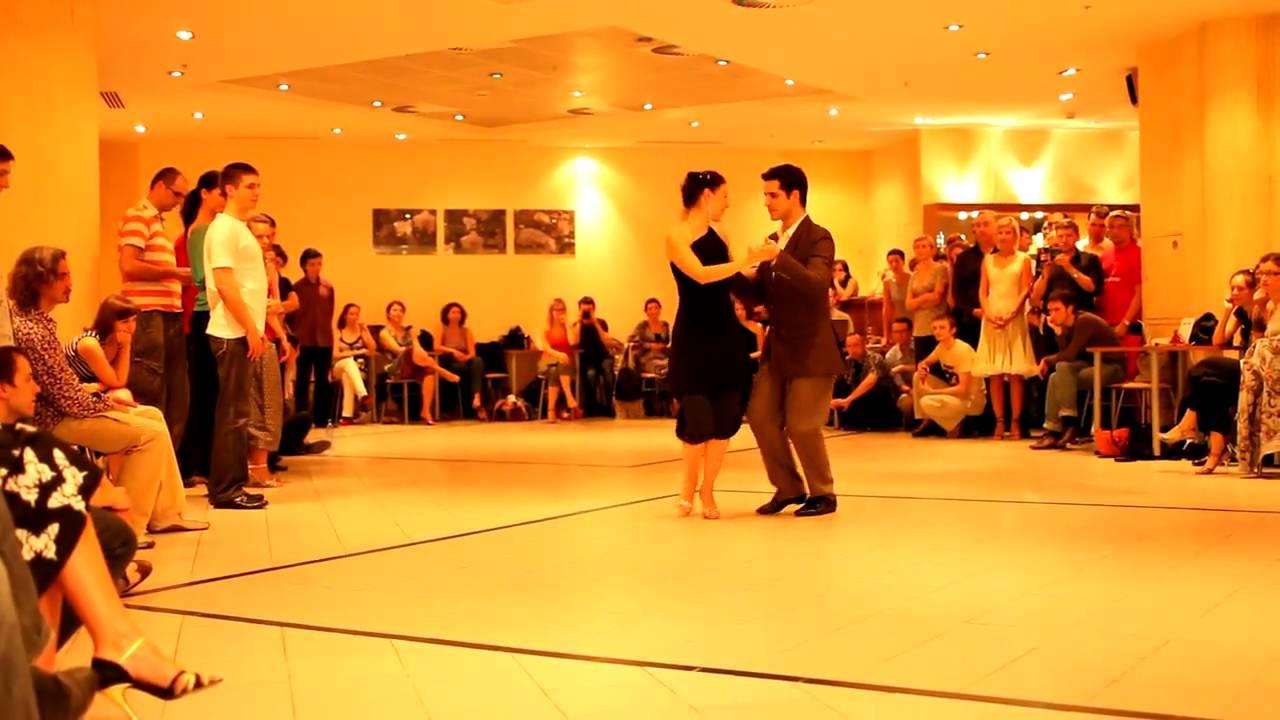 Mila Vigdorova and Daniel at Le Cafe tango1 2009 08 14