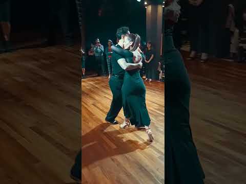 Clase + Demo Tango Pista - Suyay Quiroga & Jonny Carvajal (30/07/2023)
