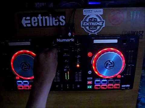 Borgeus & Mike Hawkins-Lovestruck vs Noizbasses x KBN-#FUCKBOOK(MaxerMashup)