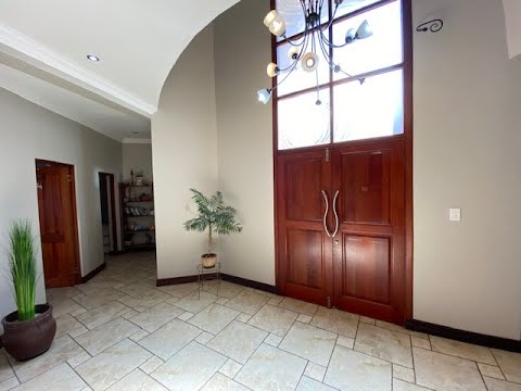 M1470 21 Brook Crescent, Midfield Est 1