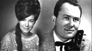 Don Gibson &amp; Dottie West - There&#39;s A Story