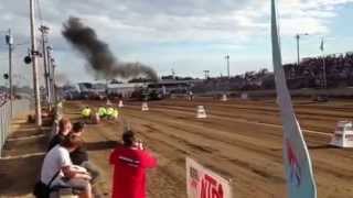 preview picture of video 'Anoka 2013 Winning Super Farm Pull'