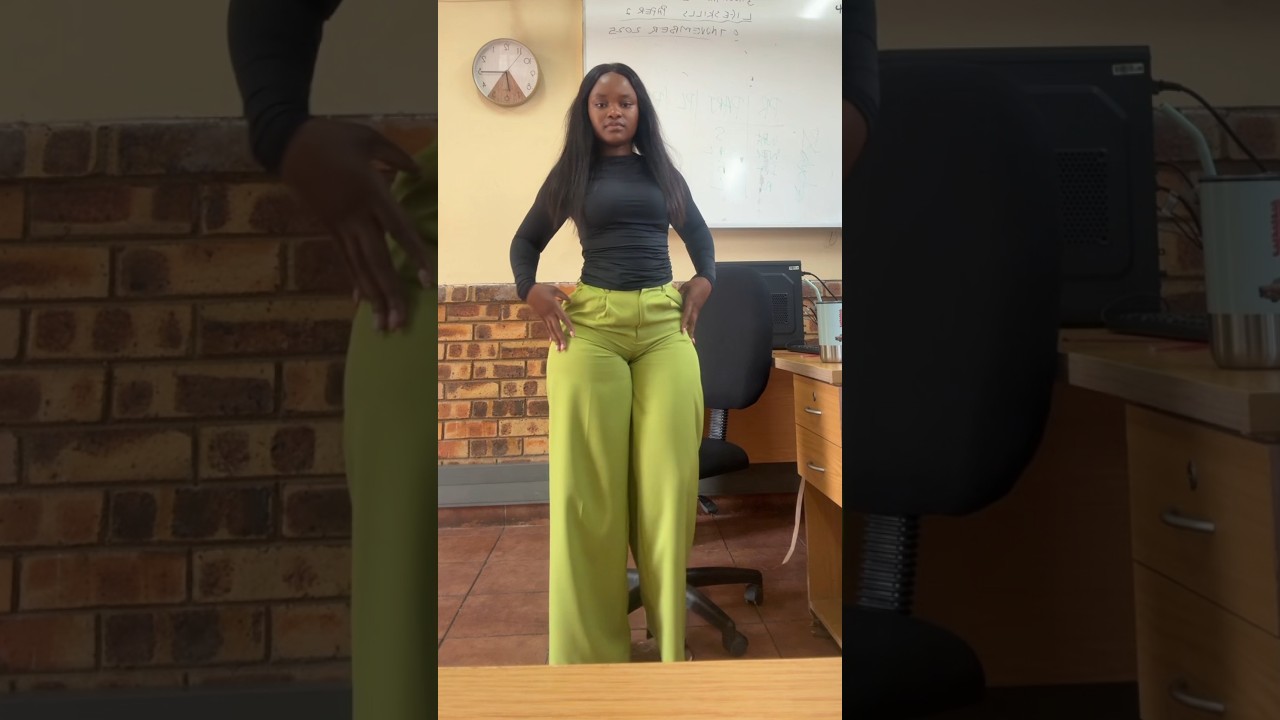 👑 Her Majesty the Queen 👑#dance #music #shorts