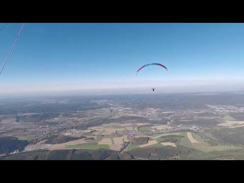 Gleitschirmfliegen - Höhenflug im Sauerland