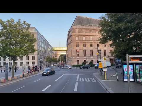 Berlin neu entdecken mit Buslinie 100