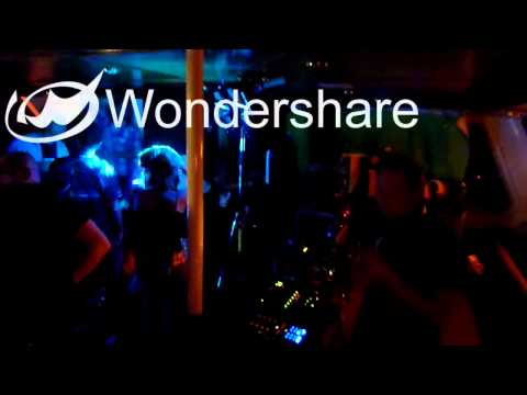 Dj Pete Cosby at Echo boat party (part 2)