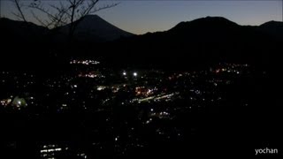 preview picture of video 'Night view City lights at Yamanashi,Japan 夕方から夜景 (山梨県大月市内を展望)'