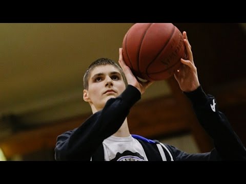 Mind-blowing 7-foot-6(230 cm) 15 years old Robert Bobroczky (Romanian) Teenager