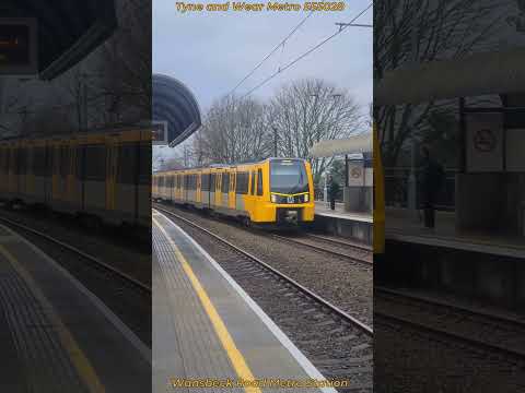 Tyne and Wear Metro 555028 Arrives into Wansbeck Road Metro Station