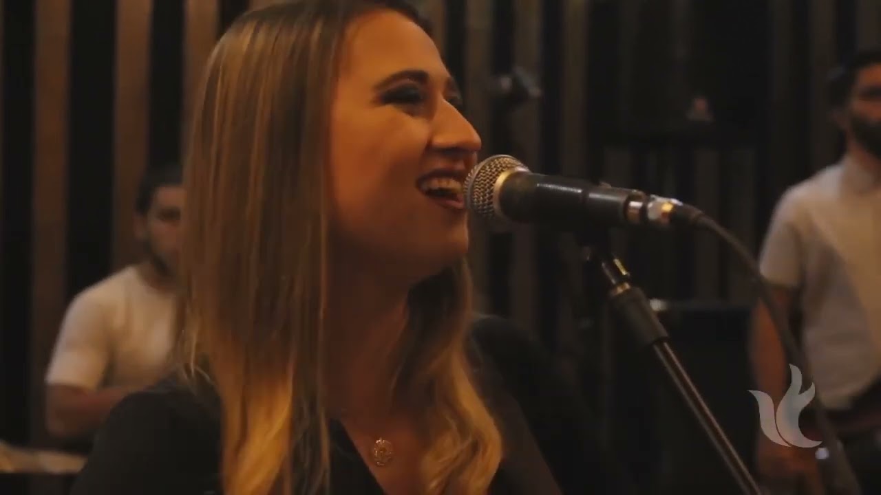 Ministério Zoe - Aquieta Minh'alma Video Oficial.