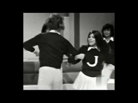 Videoclip de ¿Qué le han hecho a mi canción, mamá? — Jeanette