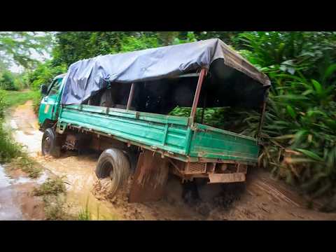 Unterwegs auf den gef&auml;hrlichsten Schlammpisten der Welt! (Extreme afrikanische Trucker)