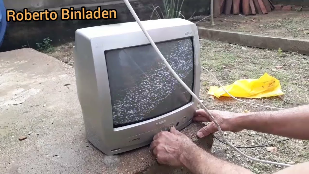 Instalando antena telada, TV tubo quebrada, receptor analógico, veja como ficou