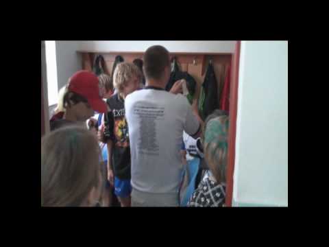 Žáci FK Volduchy v kabině po zisku titulu