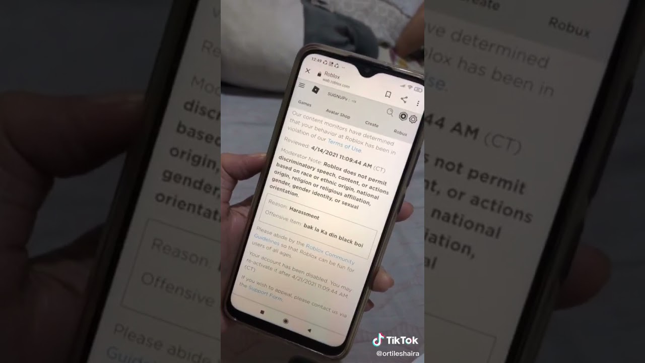 Kid got banned for being racist on roblox. @gloomystygian