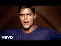 Ricky Martin - La Bomba 