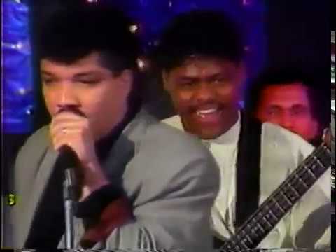 LA ARTILLERIA EN LA DISCOTECA LAS VEGAS EN N.Y.⭐️⭐️⭐️⭐️⭐️😃👍✅❗️🎼