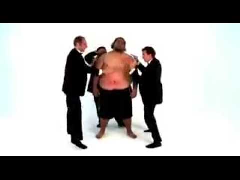 Percusion en la barriga.