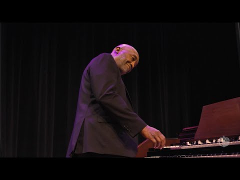 Bobby Floyd performs "Amazing Grace" at the 2021 Celebration of Philanthropy