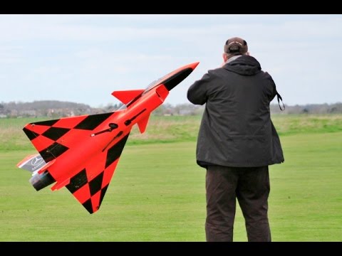 AMAZING WING TIP GROUND SCRAPE - CARF MODELS RC "CHENGDU" J-10 3D VECTORED THRUST - STEVE - 2017