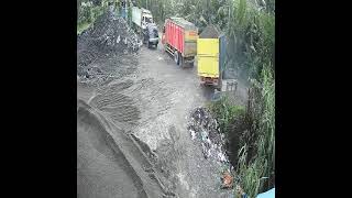 Download lagu TRUCK PASIR MERAPI TERGULING KARNA JALAN AMBLAS #shorts mp3 Download lagu TRUCK PASIR MERAPI TERGULING KARNA JALAN AMBLAS #shorts mp3