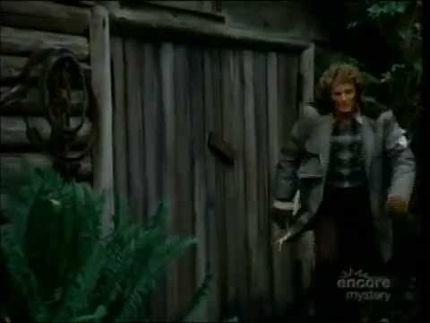 Food of the Gods (1976) - Man attacked by Giant Chicken