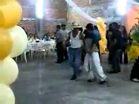 Eniyan bi aparo-Mexican version