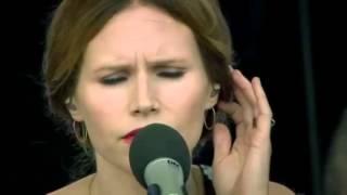 Nina Persson &amp; Kungliga Filharmonikerna - Famous Blue Raincoat (DN Sommarkonsert 2011)