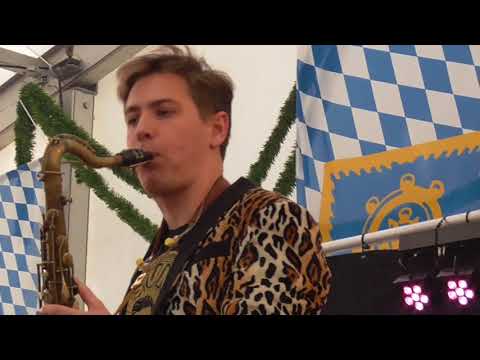 Cagey Strings 2018 in Moosach  -  I'm walking