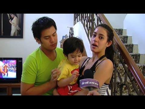 Fairuz dan Galih Ginanjar Temani Anak ke Sekolah - Intens