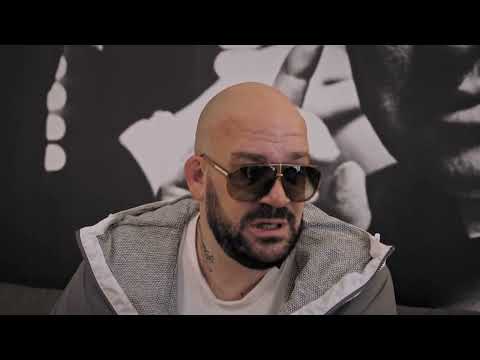 Mo Asumang Rapper mit homofeindlichen Texten, Toni der Assi