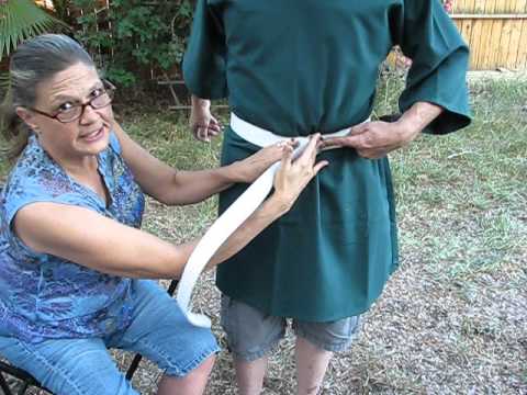 How to tie a Medieval Leather Ring Belt