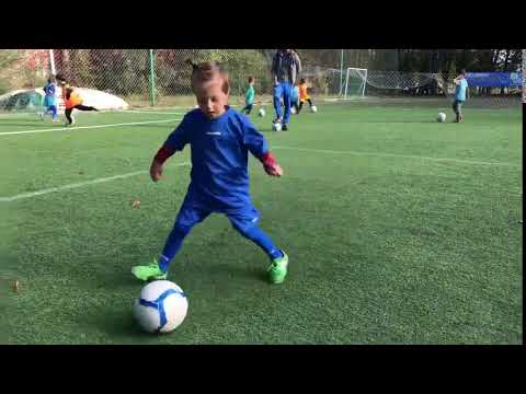 Scoala de fotbal Champion Club, initiere