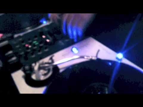 LOOP ED ( DUCK SAUCE - BARBARA STREISAND )