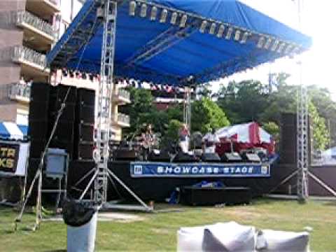 FIESTA EN EL RIO 082