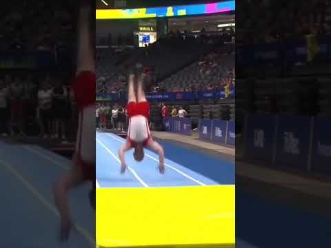 он задрожал! rasmus steffensen! #acrobat #jump  #акробатика #gymnast #гимнастка #прыжок#bars#trick