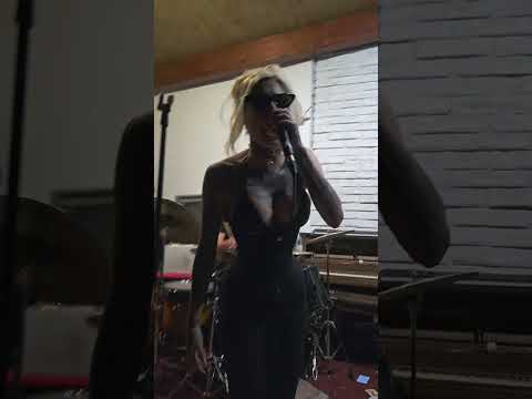 Bitchkiss video