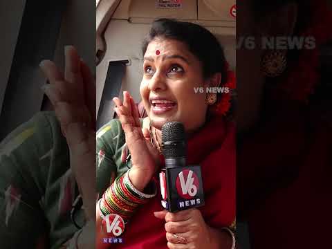 హెలికాప్టర్ లో మేడారంకు చంద్రవ్వ | Teenmaar Chandravva | Medaram | V6 News