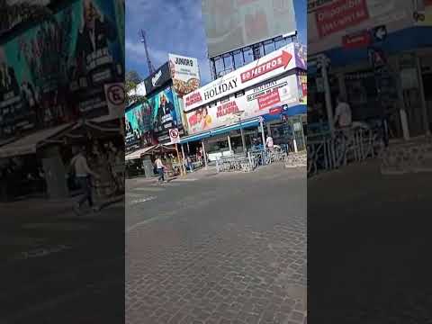 Caminando por las calles de Carlos Paz. (Cordoba, Argentina)