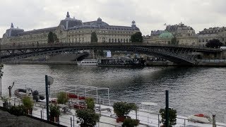 A PARIS - YVES MONTAND