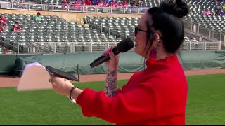 Download lagu Kat Perkins Sings 'You Are Not Alone' at 2018 Twin Cities Heart Walk mp3