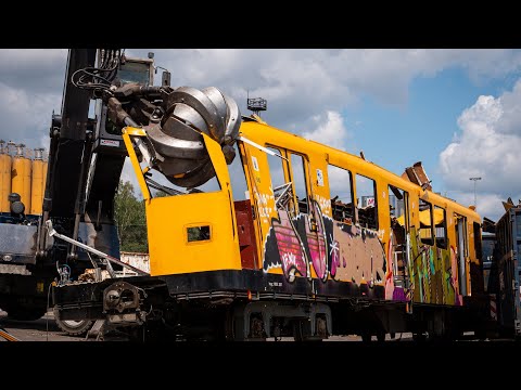 Verschrottung eines U-Bahnzuges - U-Bahn Berlin