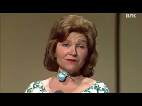 Nora Brokstedt synger "Tango for to"