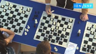 Ο Γκάρι Κασπάροφ παίζει σκάκι με τη νέα γενιά της Ελλάδας