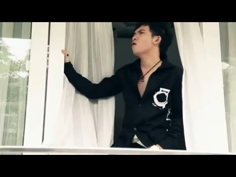 Thể hiện bởi Phạm Trưởng